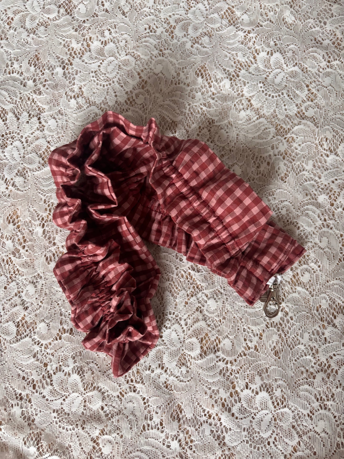 Falbankowa smycz do telefonu romantic