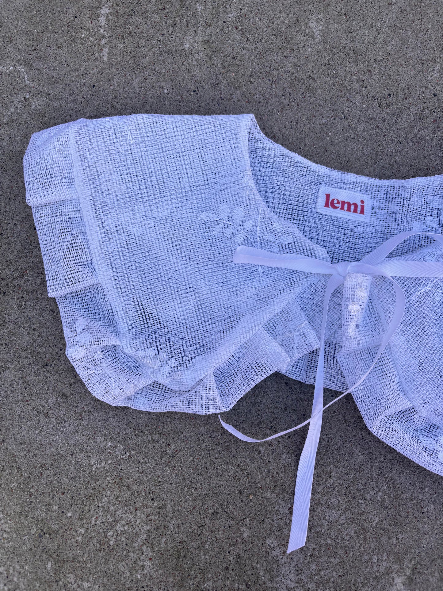 Kołnierzyk gipsówka 2