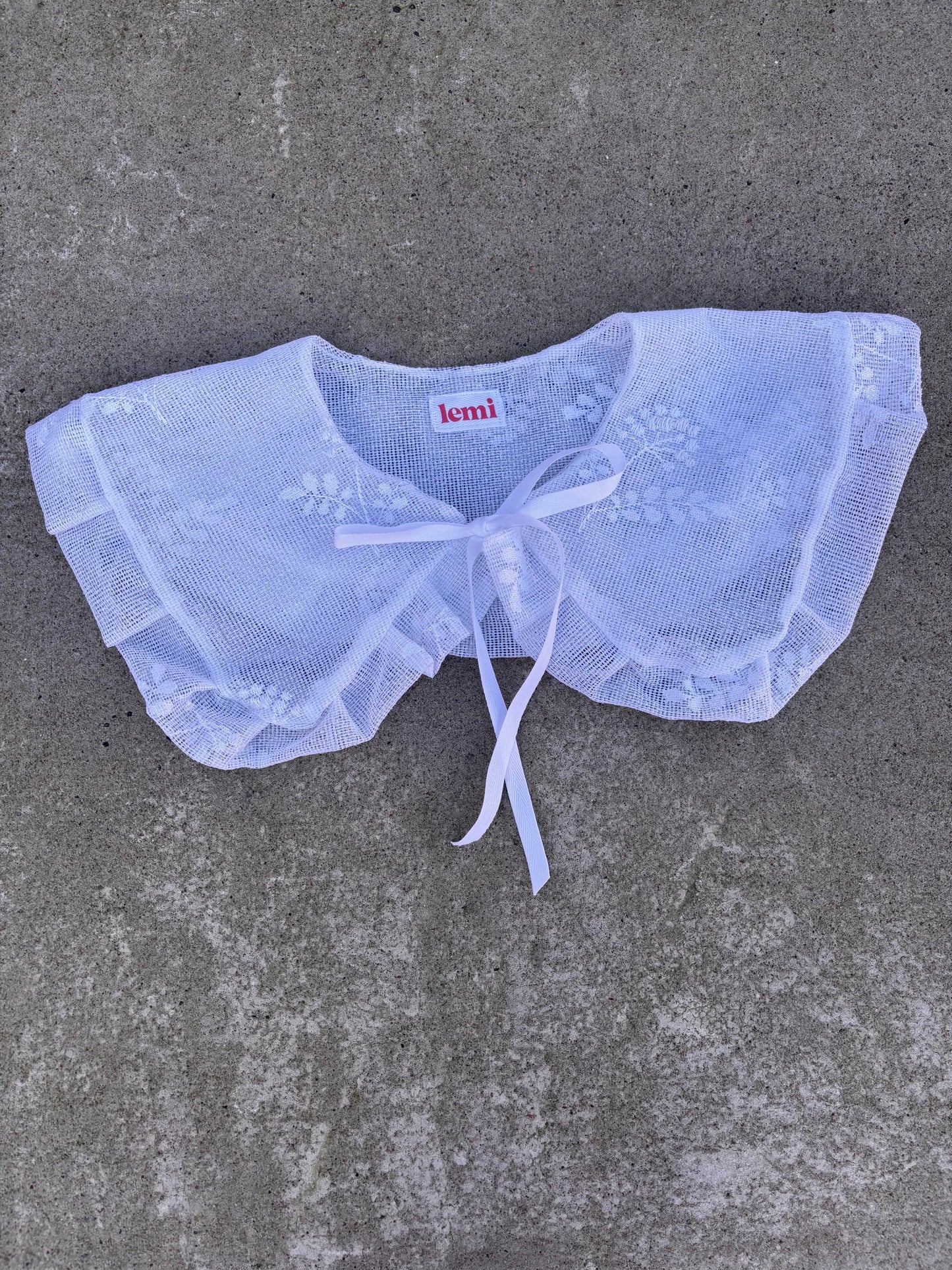 Kołnierzyk gipsówka 2